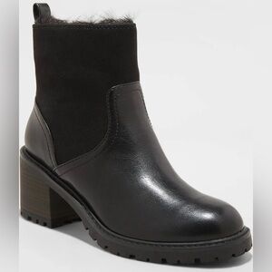 Universal Thread Black Ankle Booties